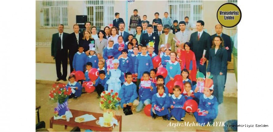 Viranşehir Girne İlkokulu Eski Öğretmenlerinden Merhum Salih Sevim, Fırat Özge, Eyyüp Akan, Necmettin Balcı, Arkadaşları ve Eski Öğrencileri