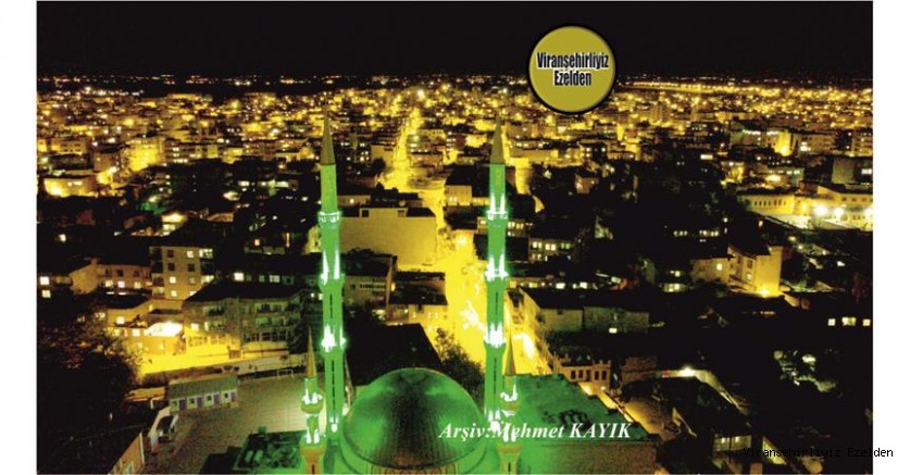 Viranşehir Gölbaşi Camisine Ait Gece Çekilmiş Bir Fotoğraf  