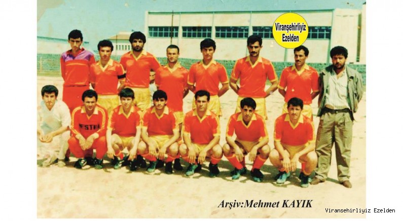 Viranşehir İdmayurdu Futbol Takımı Futbolcularından, Kaptan Ahmet Saçıkırmızı, Kaleci Eyyüp Akbaş, Hasan Turgut, Sertaç Orman