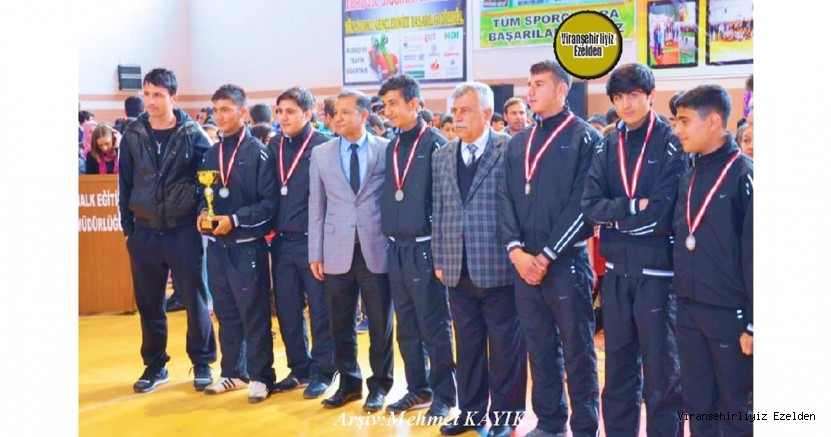 Viranşehir İlçe Milli Eğitim Emekli Başarılı Müdürü Ömer Sağır, İlçe Milli Eğitim Müdürü İbrahim Yağan