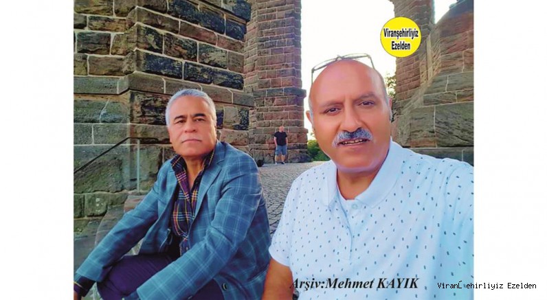 Viranşehir İlçe Nüfus Müdürlüğünde Yıllarca Beraber Görev yapmış, Sevilen İnsan Mahmut Nedim Can ve Arkadaşı Mustafa Elçi