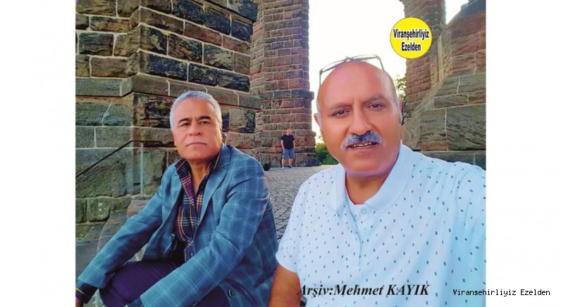Viranşehir İlçe Nüfus Müdürlüğünde Yıllarca Birlikte görev yapmış, Mahmut Nedim Can ve Mustafa Elçi