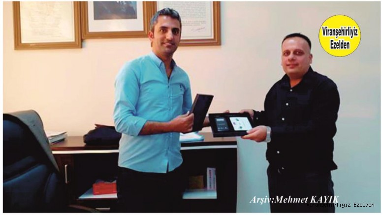 Viranşehir İşkur Merkez Müdürlüğünde Memur Olarak Görev yapan Kadir Akyürek, Kurumunda göstermiş olduğu Performantan dolayı İşkur Merkez Müdürü Bilgin Öztunç