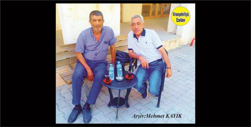 Viranşehir Kışla Mahallesi Muhtarı İbrahim Kırıcı ve Emekli Kültür Merkezi Müdürü Sefer Aytar