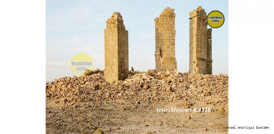 Viranşehir Kışla Mahallesinde Bulunan Tarihi Dikmeler’e Ait 1890 lı Yıllarda Çekilmiş Bir Fotoğraf 