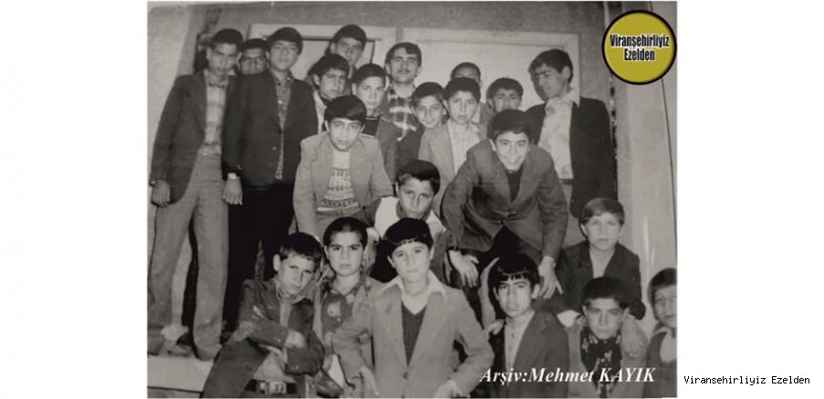 Viranşehir Lisesi 1976 Yılı Öğrencilerinden Mehmet Salih Türkmenoğlu, Yaşar Bilici, Mehmet Çobanyolcu, Sedat Ercan, Şeyhmus Tepret, Salih Ercan, Avni Kuran