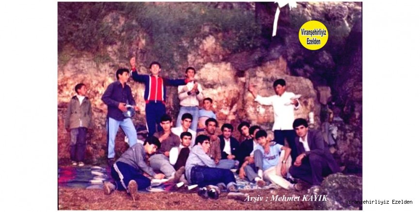Viranşehir Lisesi 1986 Yılı Öğretmen Merhum Mehmet Baskın, Mustafa Vurgun, İbrahim Yağan, Abdulkadir Basık, Fazıl Olcay ve Arkdaşları