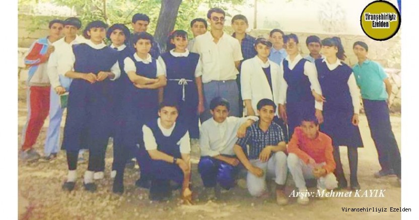 Viranşehir Lisesi 1988 Yılı 3 C Sınıfı Eski Öğrencilerinden, Sevgi Belkıran, Çiğdem Alay, Hülya Gözen, Zübeyde Sümer, Esma Kaplan, Beyhan Küslüm, Hediye Miişoğlu, Dilek Yolcu