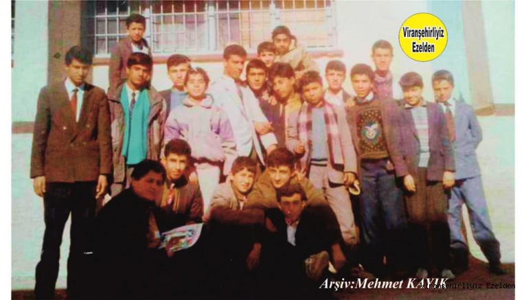 Viranşehir Lisesi 1996 Yılı Mezunları Eski Öğrencilerinden olan,  Şehmus Çakar, Adnan Seyrek, Kemal Poyraz ve Arkadaşları