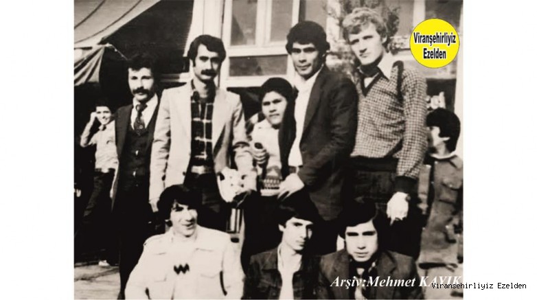 Viranşehir Lisesi Eski Öğrencilerinden Abdulhalim Duygu, Eyyüp Zenciroğlu, Mahmut Konuk, Hasan Yılmaz, Öğretmenlerden Işık Kaya ve Arkadaşları