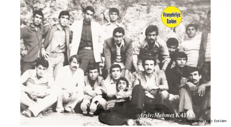Viranşehir Lisesi Eski Öğrencilerinden, Merhum Şehmus Kınalı, Abdurrahim Duygu, Ali Taşçı, İdris Çuhadar, Öğretmen Mehmet Ulutaş, Öğretmen Hüseyin Kadıoğlu, Abdi Beşer, Ahmet Şen, İbrahim Erol