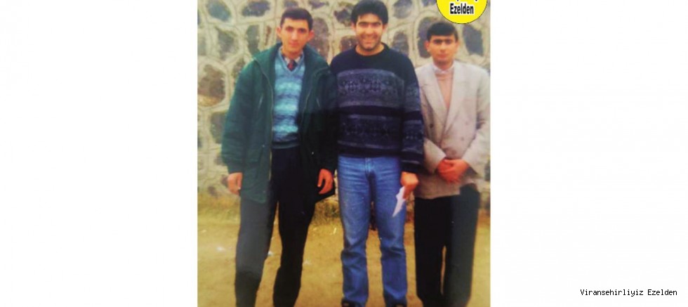 Viranşehir Lisesi Eski Öğrencilerinden Şeyhmus Çakar, Mesut Yavuzdurmaz ve Öğretmen Fikret Hoca