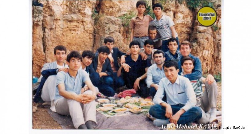 Viranşehir Lisesi Eski Öğrencilerinden Şükrü Caymak, Eyyüp Gedik, Mehmet Demirel, Remzi Çakmak, Sinan Erdemci, Eyyüp Yıldırım ve Arkadaşları