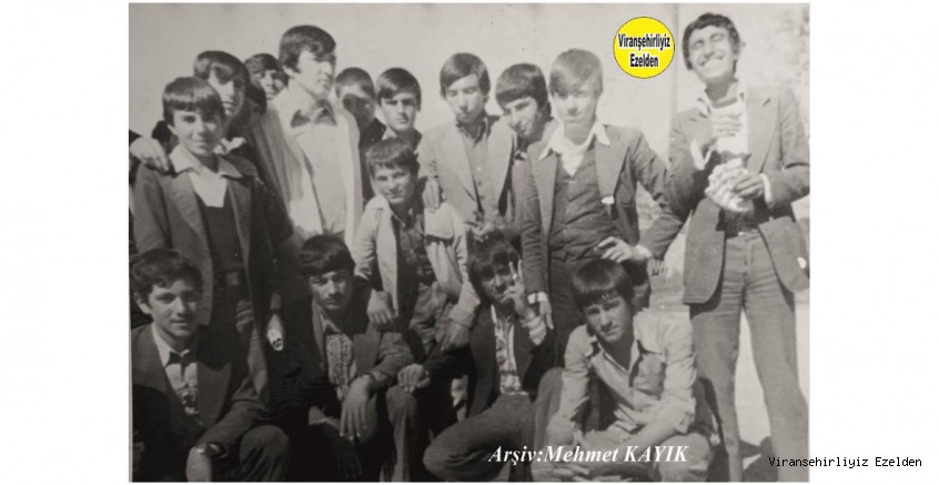 Viranşehir Lisesi Eski Öğrencilerinden, Ulusal Gazeteci Namık Durukan, Emrullah Cin, Mustafa İnan, Hacı Sevmezler, İsmail Yazmacı, Sinan Seven, Adnan Gökçen, Mustafa Sağır