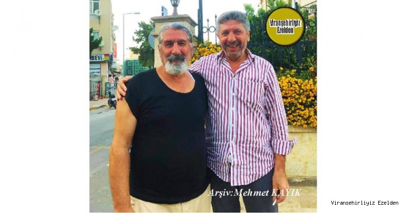 Viranşehir Lisesinde Yıllarca Birlikte Okul Arkadaşlığı yapmış, Film Yönetmeni Esat Şekeroğlu ve Okul Arkadaşı Selim Kutlu