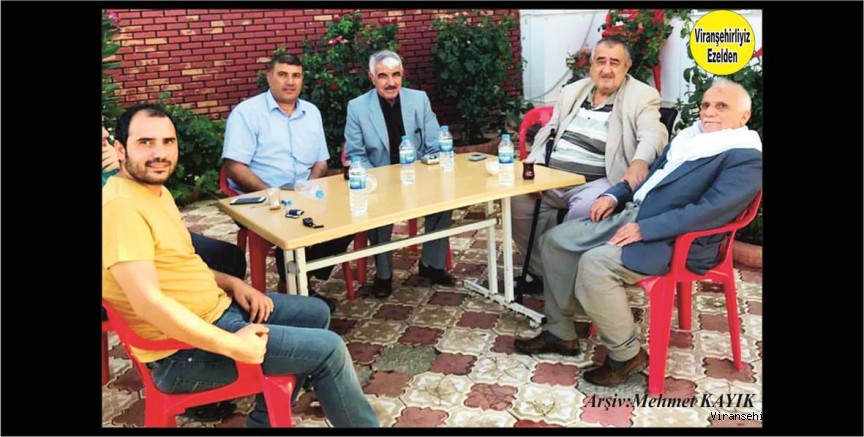 Viranşehir Muhtar Tesislerinde Buluşan, Hadi Diken Murat Şık, Hacı Bektaş Direk, Merhum Eyyüp Şık ve Merhum Abdulkadir(Abid – Keko Dayı) Bayoğlu