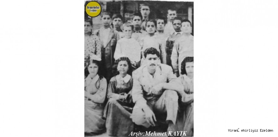 Viranşehir Paşakonağı Eski İlkokulunda Yıllarca Öğretmenlik yapmış,  Mahmut Nedim Yaver, Merhum Muharrem Şıhanlıoğlu(Belediye Eski Başkanı)