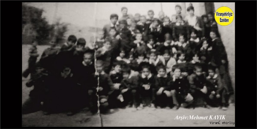 Viranşehir Sakarya İlkokulu Eski Öğrencilerinden Eski Muhtar Merhum Beşir Bayram ve Arkadaşları