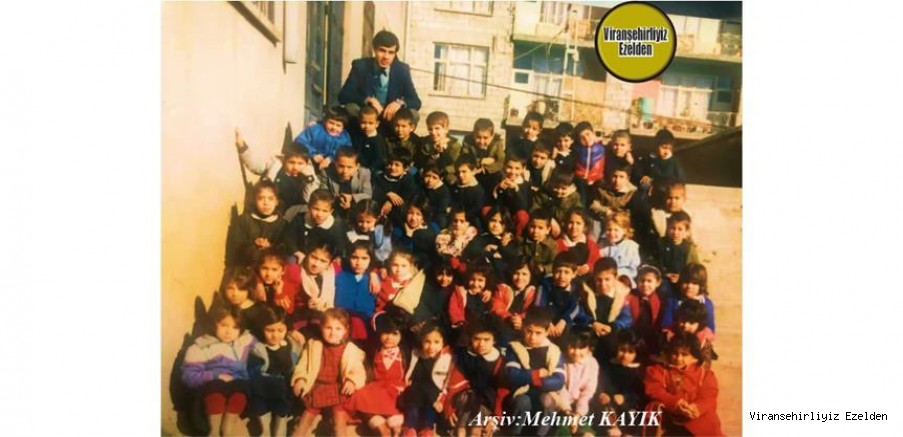 Viranşehir Sakarya İlkokulu Eski Öğretmenlerinden olan, Öğretmen Beşir Önen ve Eski Öğrecilerinden, Çoco Özkan, Kemal Poyraz ve Arkadaşları