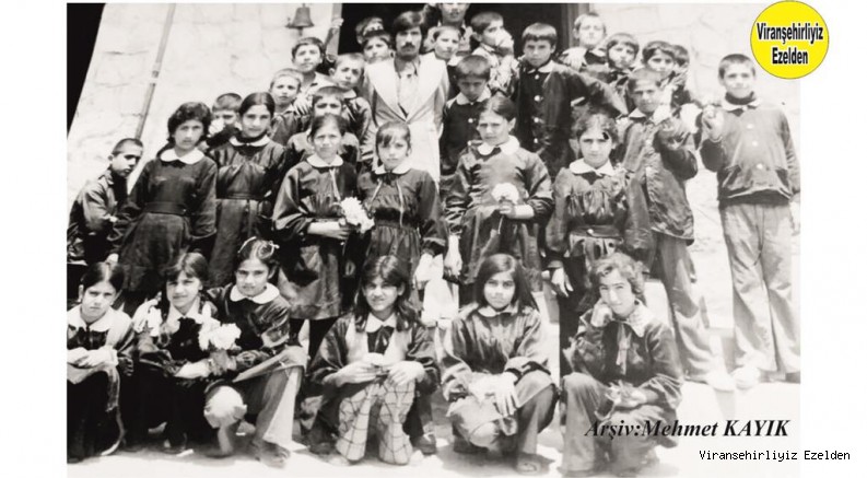 Viranşehir Sakarya İlkokulu Öğrencilerinden Ahmet Gülseroğlu, Hamza Atalay Remziye Yabulga(Yılmaz) ve Arkadaşları