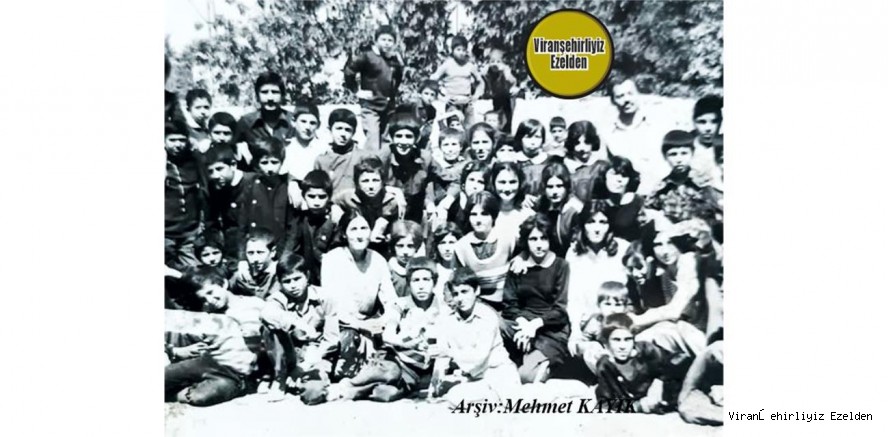 Viranşehir Sakarya İlkokulunda Görev Yapmış, Sevilen İnsan Emekli Öğretmen Ekrem Çuvalıoğlu(Ekrem Hoca) Öğrencileri Sinan Erdemci 
