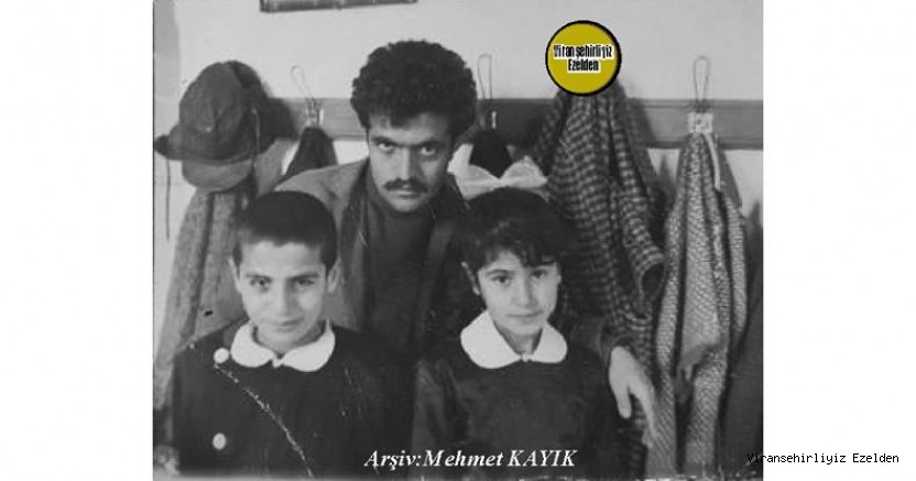 Viranşehir Sakarya İlkokulunda Öğretmenlik Yapmış, Öğretmen Mustafa Karakurt, Eski Öğrencilerinden Birgül Nebati 