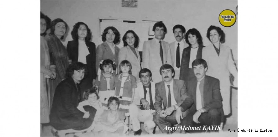 Viranşehir Sakarya İlkokulunda Yıllarca Öğretmenlik yapmış, Merhum Mehmet Yakıcı, Öğretmen Beşir Önen ve Öğretmen Arkadaşları