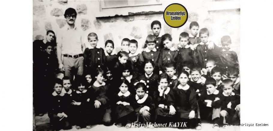 Viranşehir Sakarya İlkokulunun 1980 li Yıllarda Eski Öğrencilerinden Mehmet Yıldız ve Arkadaşları