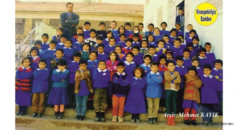 Viranşehir Sakarya İlköğretim Okulunda Öğretmen olarak Görev yapmış, Sevilen Öğretmen Ali Kaplan ve Öğrencileri