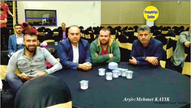 Viranşehir Sanayi Sitesinde Traktör Tamir Ustaları Eyyüp Sürme, Halil Sürme, Mobilya Kalfası Nurullah Sürme ve Oto Boyacısı Ferhat Sürme