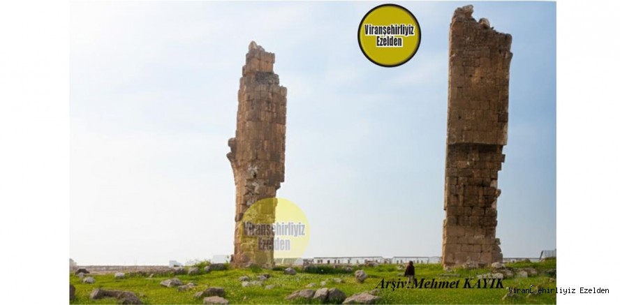 Viranşehir Tarihi Dikmelerine Ait Geçmiş Yıllarda Çekilmiş Bir Fotoğraf  