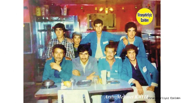 Viranşehir Tesilerinde 1985 yılında çekilmiş, Mehmet Seyrek, Mehmet Yılmaz, Lütfü Yılmaz ve Arkadaşları